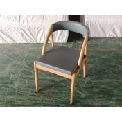 美食餐馆铁艺木纹扶手椅子